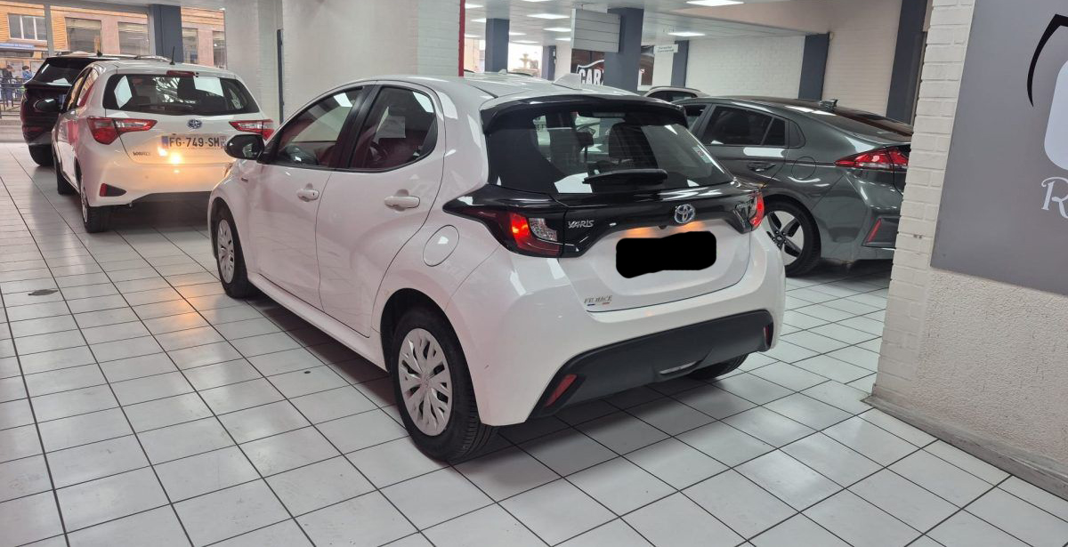 TOYOTA YARIS 4 BERLINE HYBRIDE 116cv FRANCE BUSINESS/1 ERE MAIN